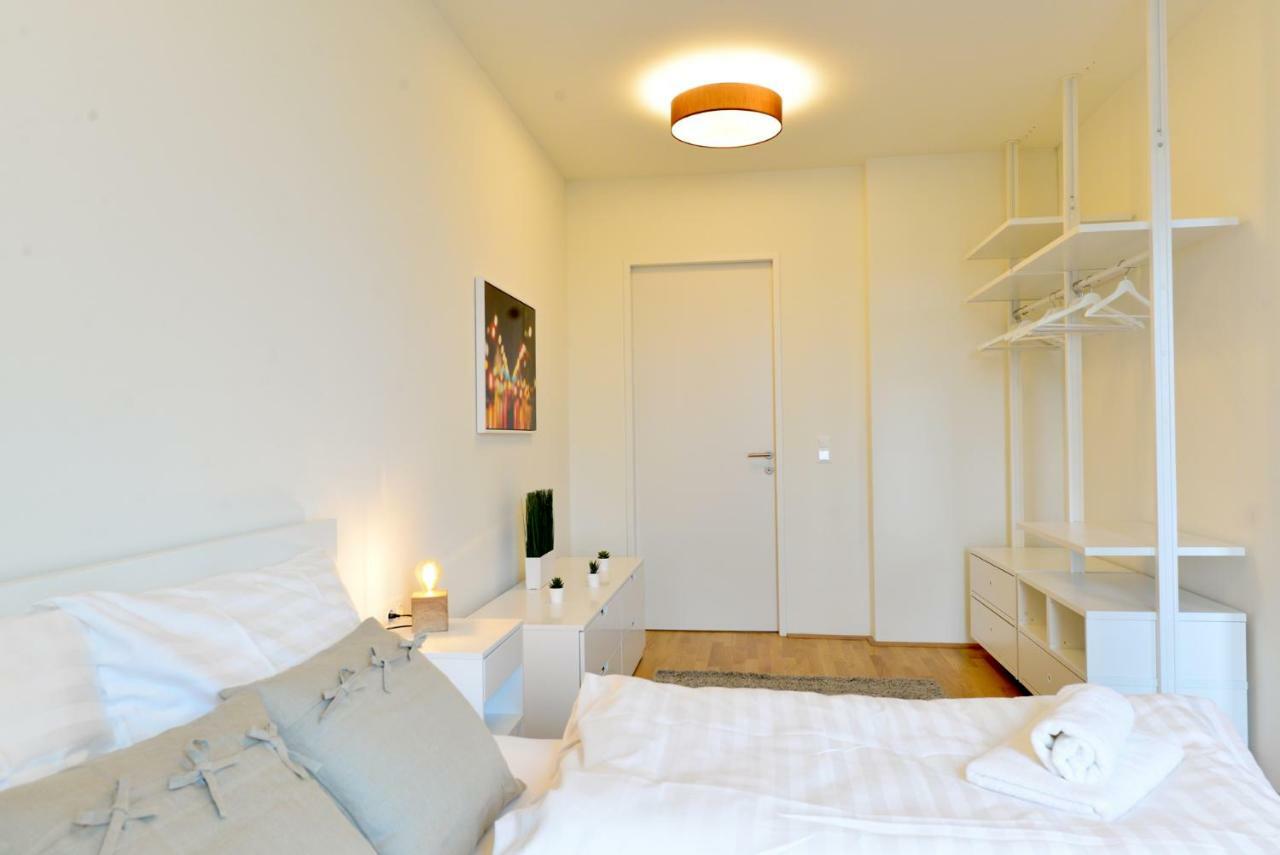 Self-Check-In With View & Free Parking Apartamento Viena Exterior foto